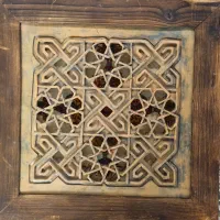 تابلو سفالی نقش برجسته با قاب چوبی|صنایع دستی و سایر لوازم تزئینی|شیراز, ارم|دیوار