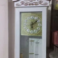 ساعت ایستاده سفید