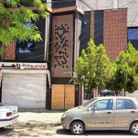 فروش خدماتی مستقل با مالکیت ۶ باب مغازه