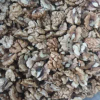 به یک کارگر خانم جهت پاک کردن مغز گردو نیازمندم