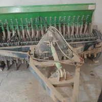 بذر پاش و دیکس