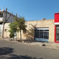 خانه ویلایی/ قابل سکونت/کاربری تجاری/ مغازه تجاری