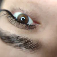 کاشت و اکستنشن مژه