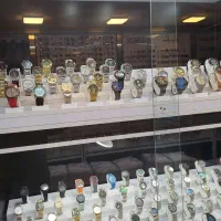 ویترین ساعت فروشی