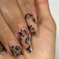 خدمات زیبایی ناخن مژه کراتین و میکاپ تضمینی