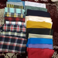 تعدادی پارچه ته طاقه ای موجوده