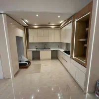 ساختمان-خوش-ساخت-غرق-در-نور-نیاوران