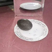 سنگ. ج قرمز و نقره ای|جواهرات|اصفهان, باغ دریاچه|دیوار