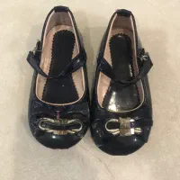 کفش دخترانه و کاپشن پاییزی