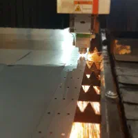 برش،جوش لیزر فلز..خم برک تولید تابلوهای تبلیغاتی