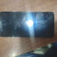 گوشی سالم و با خط و خش جزئی