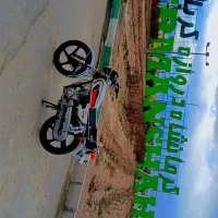 ۲۰۰متین|موتورسیکلت|صحنه, |دیوار