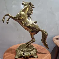 اسب برنز سنگین