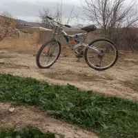 دوچرخه|دوچرخه، اسکیت، اسکوتر|آشخانه, |دیوار