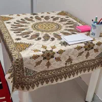 میز مربع پلاستیکی