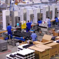 نیرو کار آقا در کار خانه لوازم خانگی|استخدام صنعتی، فنی، مهندسی|خمین, |دیوار