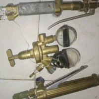 دو عدد سر پیک برشکاری اصلی و یک عددمانومتر اکسیژن