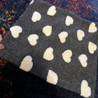 تعدادی رو بالشتی و کوسن بسیار شیک