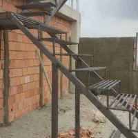 اوستا کار جوشکار برای کار نما