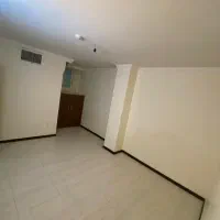 رهن و اجاره|اجارهٔ آپارتمان|اصفهان, باغ دریاچه|دیوار