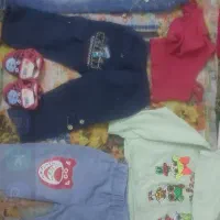 مقداری لباس بچه گانه در حد نو  زمستانه