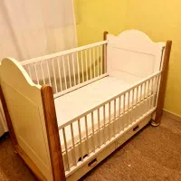 تخت و کمد و نوزاد