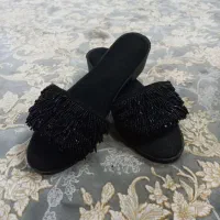 تعدادی کفش زنانه .دمپایی.کتونی