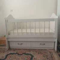 تختخواب وتشک کودک