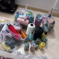 چرخ خیاطی تعداد400عدد نخ ترویلا و دوک کوچیک فروشی|لوازم خیاطی و بافتنی|تهران, یاخجی آباد|دیوار