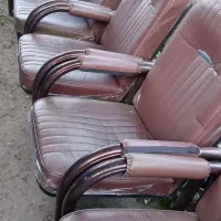 صندلی اداری و چهار چوب آهنی