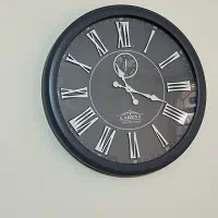 ساعت دیواری