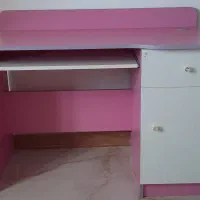 میز تحریر صورتی