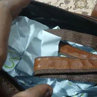 کیف|کیف، کفش، کمربند|زنجان, |دیوار