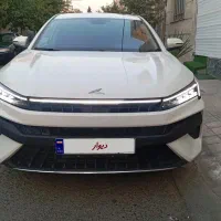 کی ام سی J7