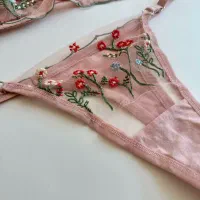 لباس زیر زنانه