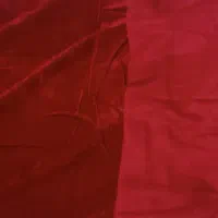 پارچه مخمل قرمزعرض 90حدود 18متر