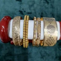 تعدادی حلقه جواهر|جواهرات|شیراز, ملاصدرا|دیوار