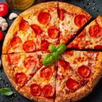 نیروی ساده  جهت خدمات و آماده سازی پیتزا