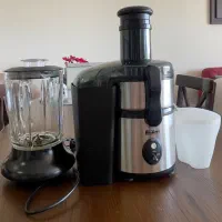 آبمیوه گیری فلر  در حد نو  بسیار کم کار