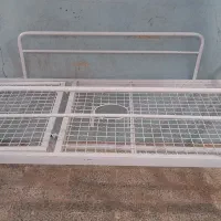 تخت با دشک