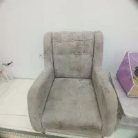 مبل تعداد ۵ عدد به همراه میز