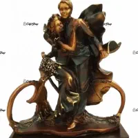 مجسمه  عروس و داماد  فابیستامعروف و بسیار خاص|کلکسیون اشیاء عتیقه|گرگان, |دیوار