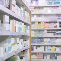 تکنسین دارویی آرایشی انبار دار داروخانه