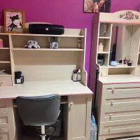 میز تحریر و میز آرایش