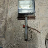 پروژکتور .نورافکن.