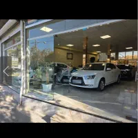 نیرو کار در نمایشگاه ماشین