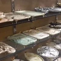 قفسه شیشه ای|فروشگاه و مغازه|الیگودرز, |دیوار