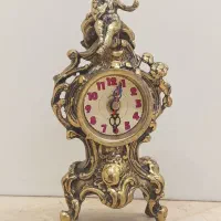 ساعت برنزی قدیمی