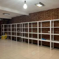 قفسه سفید پیچ و مهره ای