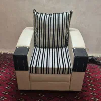 مبل هفت نفره چرم و میز وسط چوب|مبلمان خانگی و میز عسلی|قائم‌شهر, |دیوار